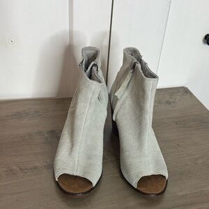 TOMS | Stylish Light Grey Peep-Toe Ankle Boots- Leather Suede Upper - 9